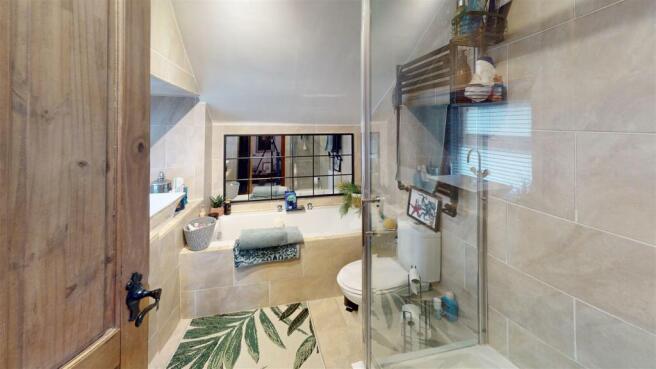 Inglenook-Cottage-Bathroom.jpg