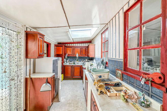 2 bed Semi-Detached Bungalow for sale Image 7