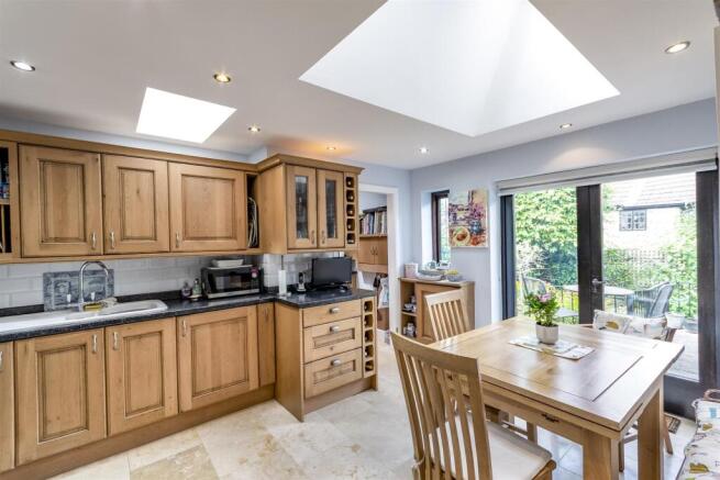 2 bed Semi-Detached for sale Image 4