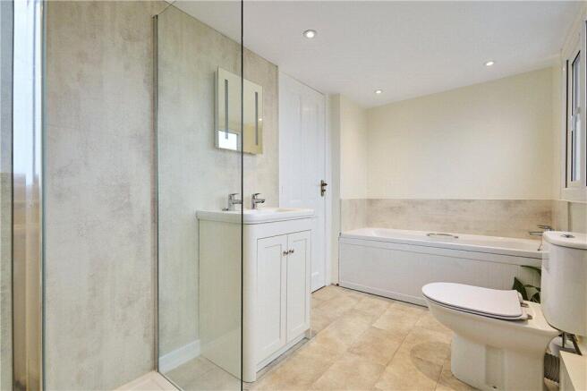 4 bed Detached for sale Image 12