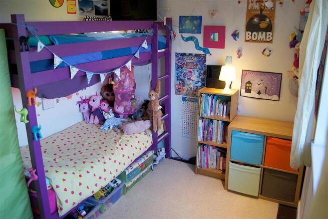 back-bedroom-3.jpg
