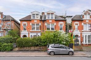 48, Park Avenue, Wood Green, London N22 7EX