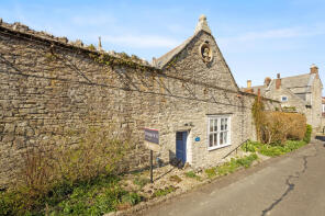3, 93 Convent Mews, High Street, Swanage BH19 2LZ