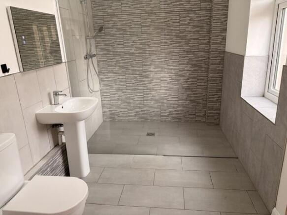 4 bed Barn Conversion to rent Image 12