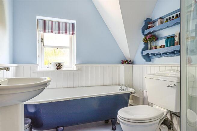 Roll Top Bath