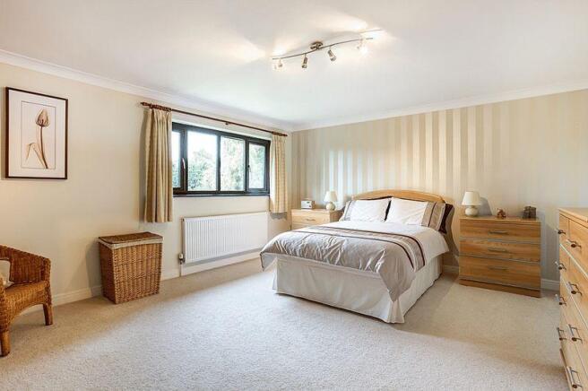 BEDROOM 2