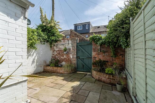 2 bed Terraced for sale Image 11
