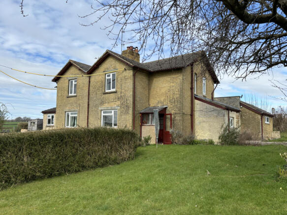 3 bedroom Cottage for rent