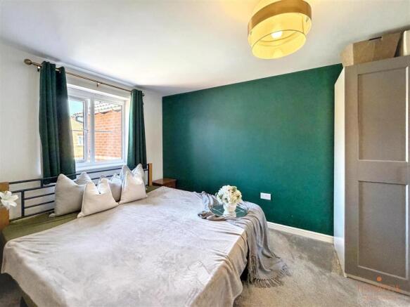 3 bed Semi-Detached for sale Image 8