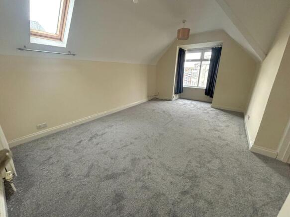 2 bed Flat to rent Image 5