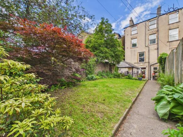 A Private West-Facing Garden In The Heart Of The City