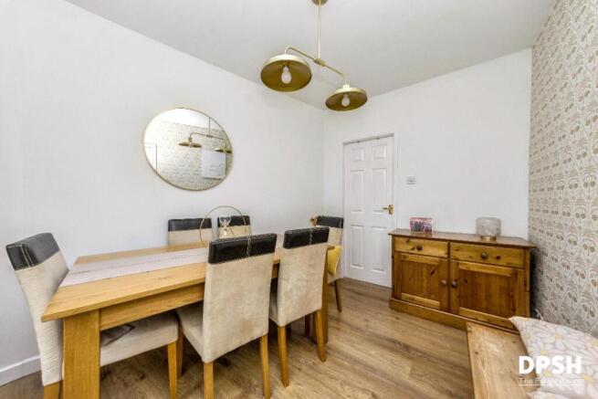 4 bed Semi-Detached for sale Image 10