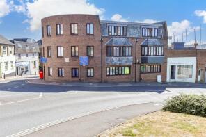 Flat 8, Carvel Court, Terminus Road, Cowes PO31 7TS