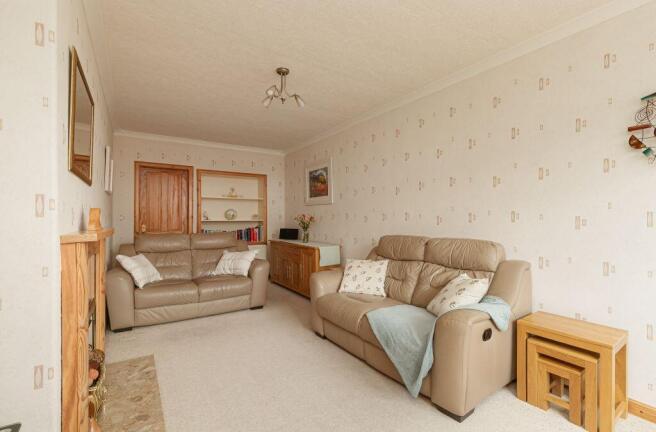20 Wester Broom Avenue, Edinburgh, EH12 7RB photo 4