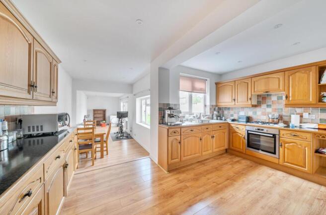 Davidson Frost-Wellings, DFW Merrion Avenue, Kitch