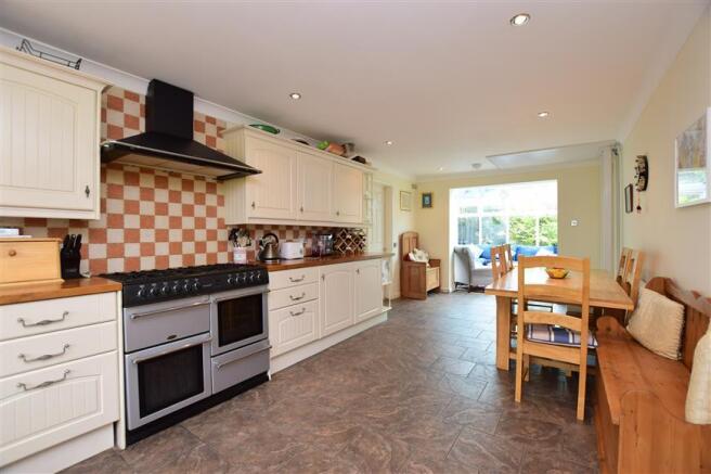 Kitchen/ Dining Area