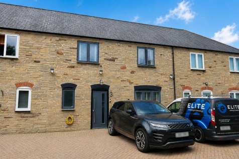 Pipers Court, Mitchell