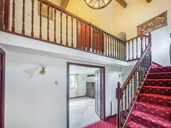4 bed Semi-Detached for sale Image 4