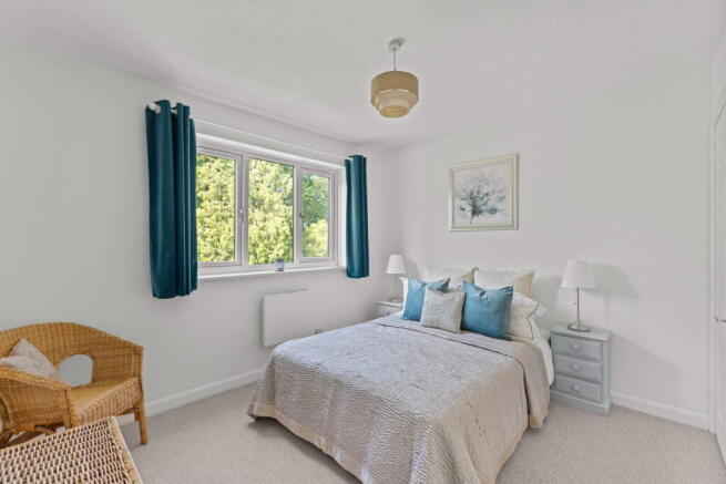 Westdene Meadows, Cranleigh, GU6 photo 4