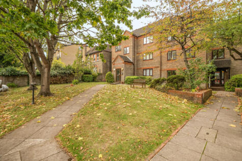 Caroline Close, London, N10