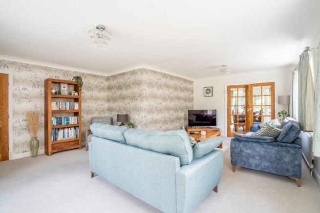5 bed Detached for sale Image 6