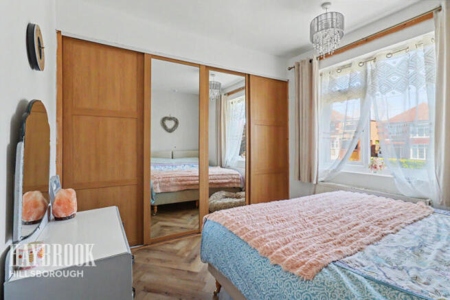 4 bed Semi-Detached for sale Image 11