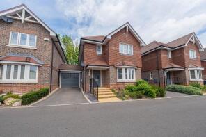 6, Longheath, Haywards Heath RH16 4FL