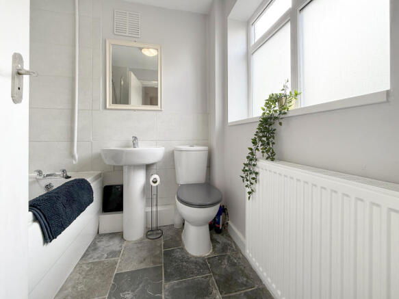 3 bed Terraced to rent Image 11
