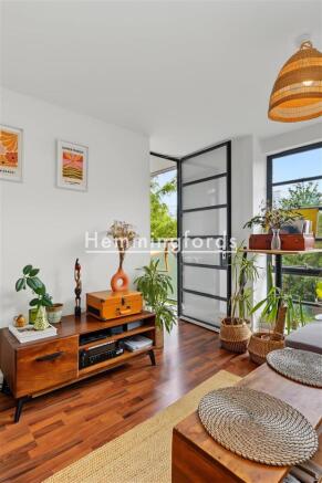 De Beauvoir Crescent N1-12.jpg