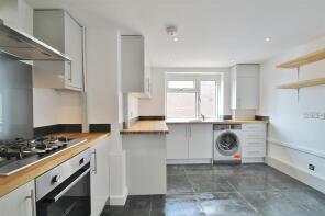 25, Shrewsbury Walk, Isleworth TW7 7DE