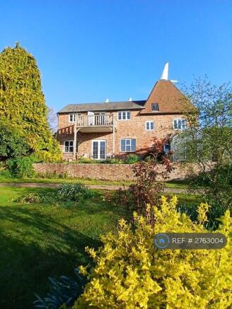 Ground Floor In Traditional Kentish Oast House