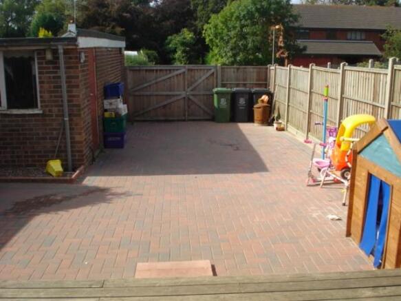 BRICKWEAVE GARDEN
