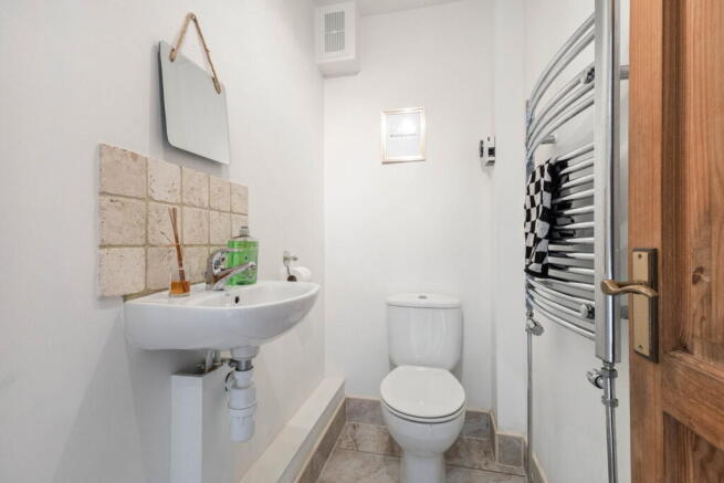 4 bed Detached for sale Image 10