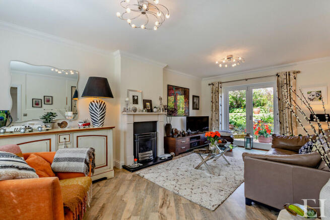 8574160-interiorW...