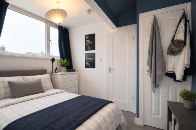 4 bed Terraced to rent Image 6