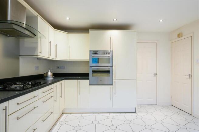 BOSNOR DRIVE, 1 - (14).jpg