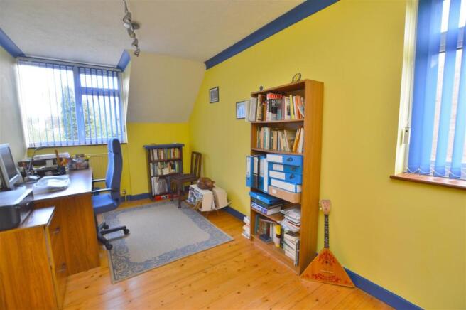 BEDROOM 2: