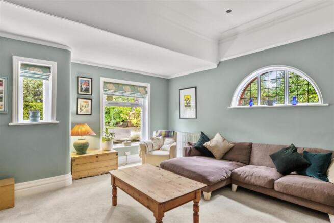 7 bed Detached for sale Image 4