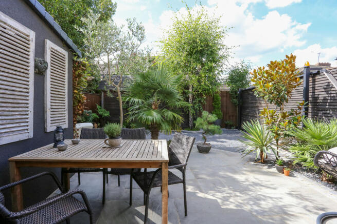 2 Russell Road-41.jp