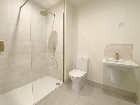 2 bed Flat for sale Image 5