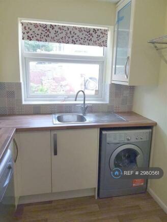 3 bed Semi-Detached to rent Image 4