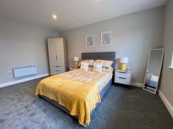 2 bed Apartment to rent Image 8