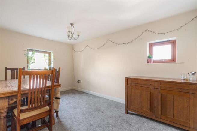 2 bed Apartment for sale Image 5