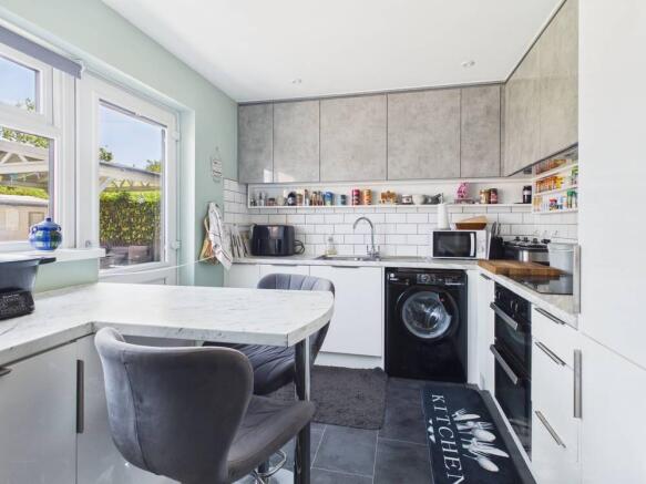 4 bed Semi-Detached for sale Image 6