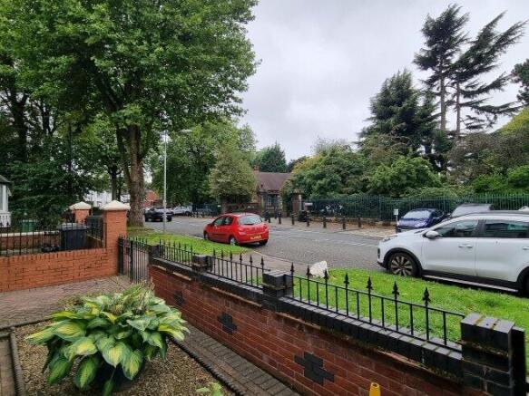 park-road-east-wv1-4pz-929058