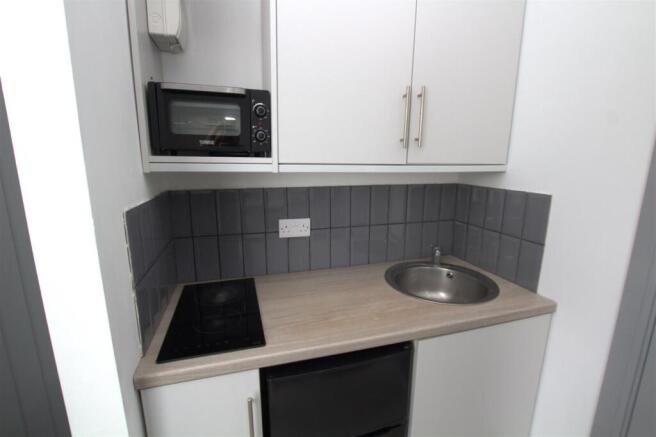 1 bed Apartment to rent Image 4