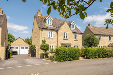 Berryfield Way, Carterton, Oxfordshire