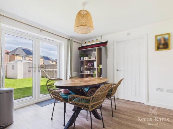 4 bed Detached for sale Image 7