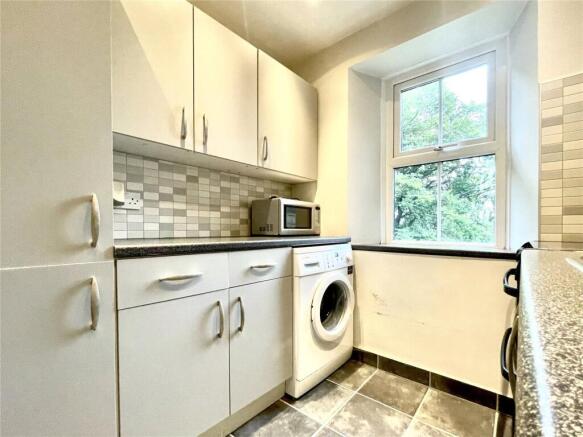 2 bed Flat for sale Image 11