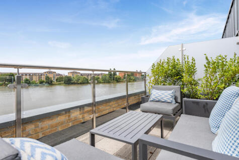 Oxbridge Terrace, Palace Wharf, London